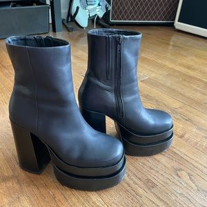 Steve Madden Cobra Boot